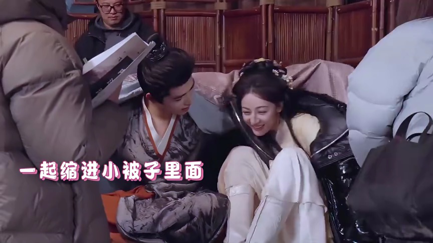 เฮ่อซือมู่ต้วนซวีเบื้องหลังเซอร์ไพรส์ที่หล่นหาย | ประทีบรักเหนือสองภพ