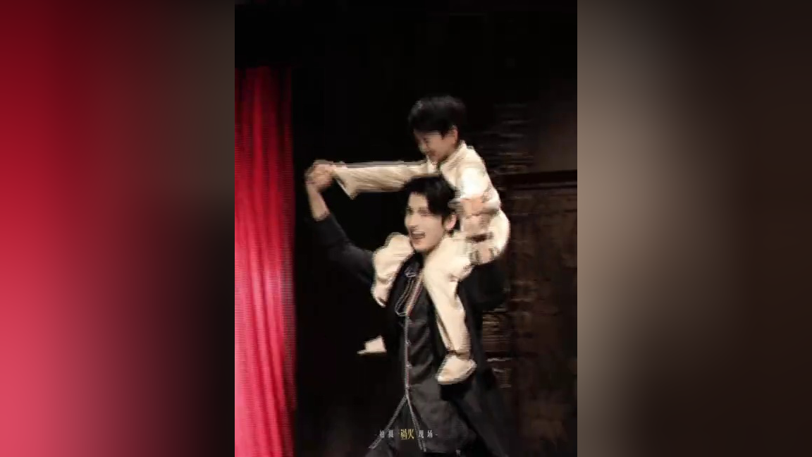 [เบื้องหลัง] ออร่าคุณสามีของมู่หรงชิงอี้ล้นทะลุจอแล้ว